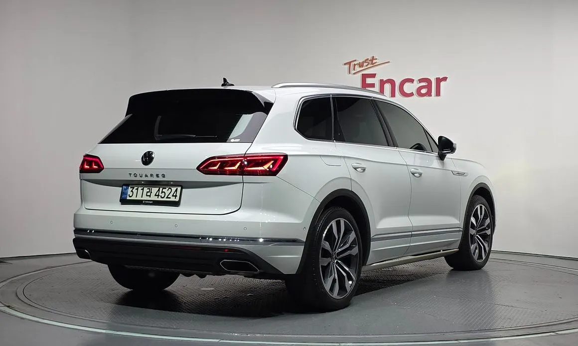 Volkswagen Touareg — фото 7