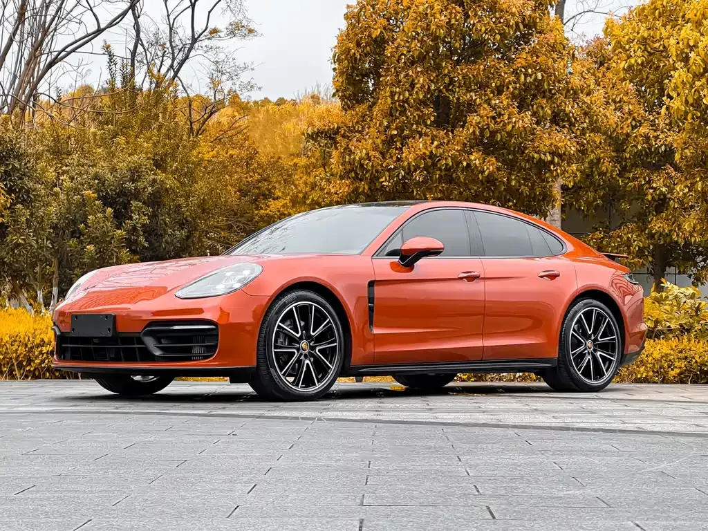 Porsche Panamera — фото 1