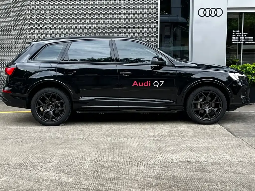 Audi Q7 — фото 10