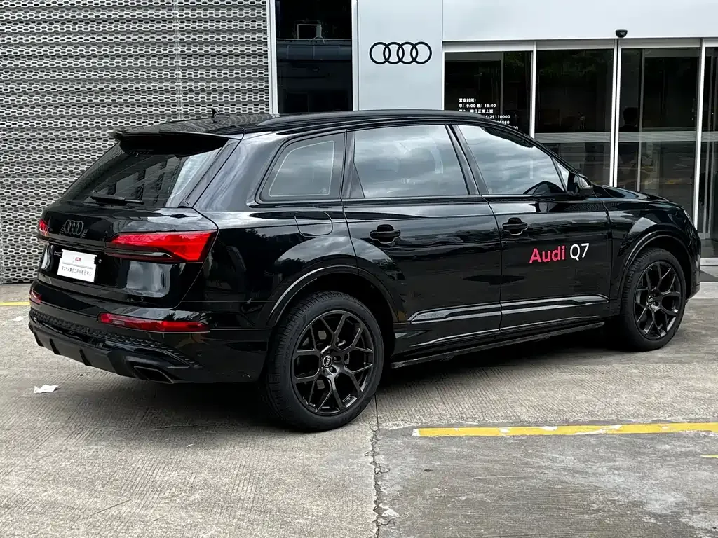 Audi Q7 — фото 7