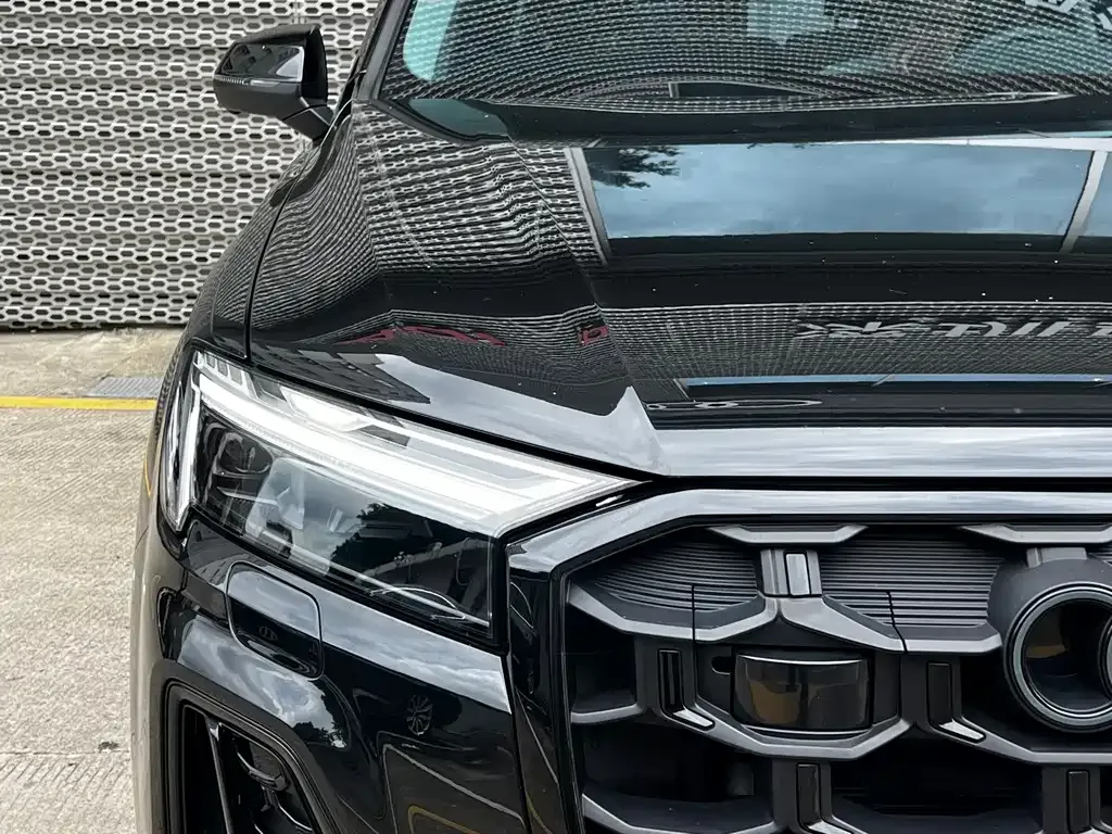 Audi Q7 — фото 9