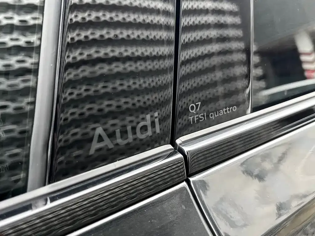 Audi Q7 — фото 4