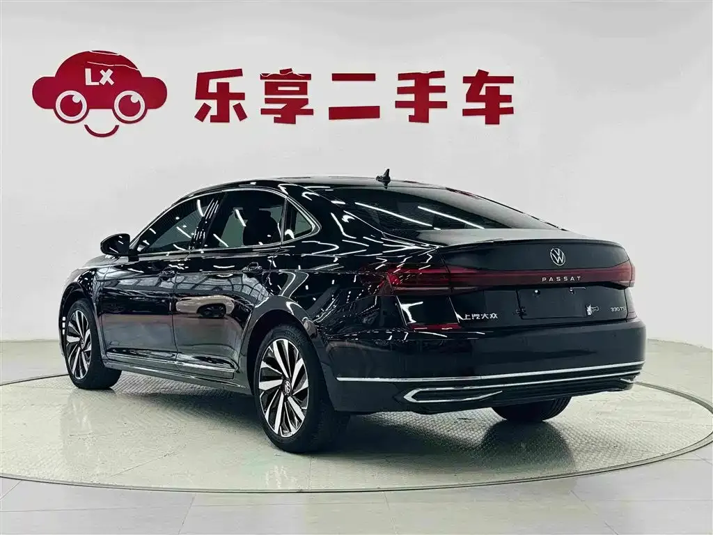 Volkswagen Passat — фото 10
