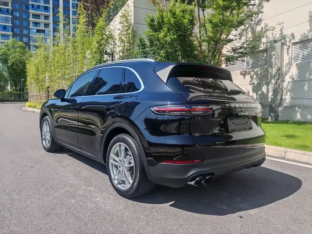 Porsche Cayenne Hybrid — фото 6