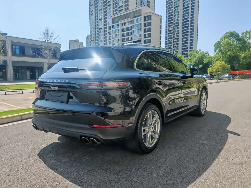 Porsche Cayenne Hybrid — фото 8