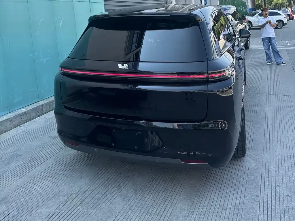 Li Auto L8 2024 из CN, фото 3