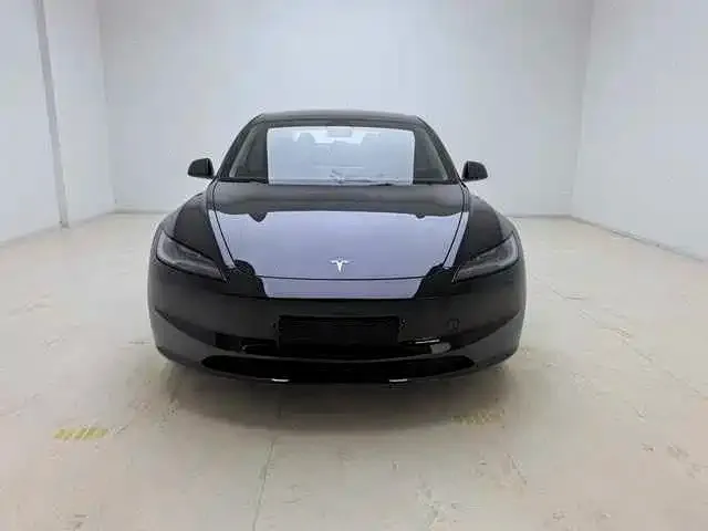 Tesla Model 3 — фото 9
