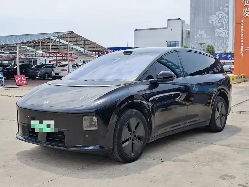 Li Auto i8