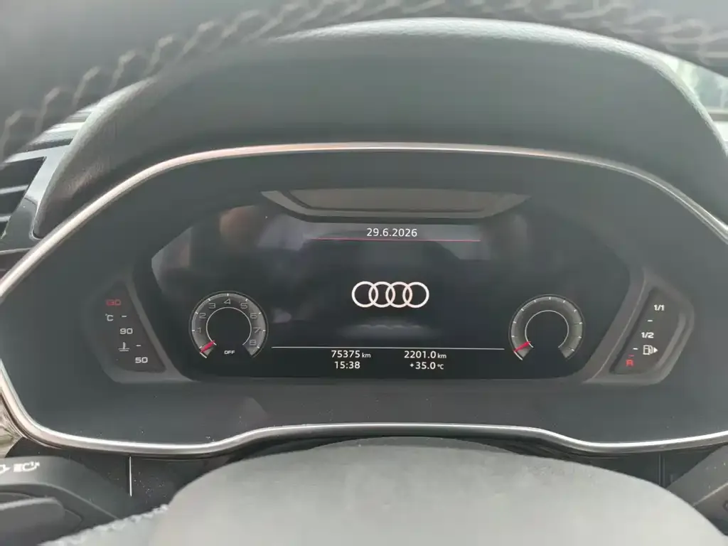 Audi Q3 — фото 3