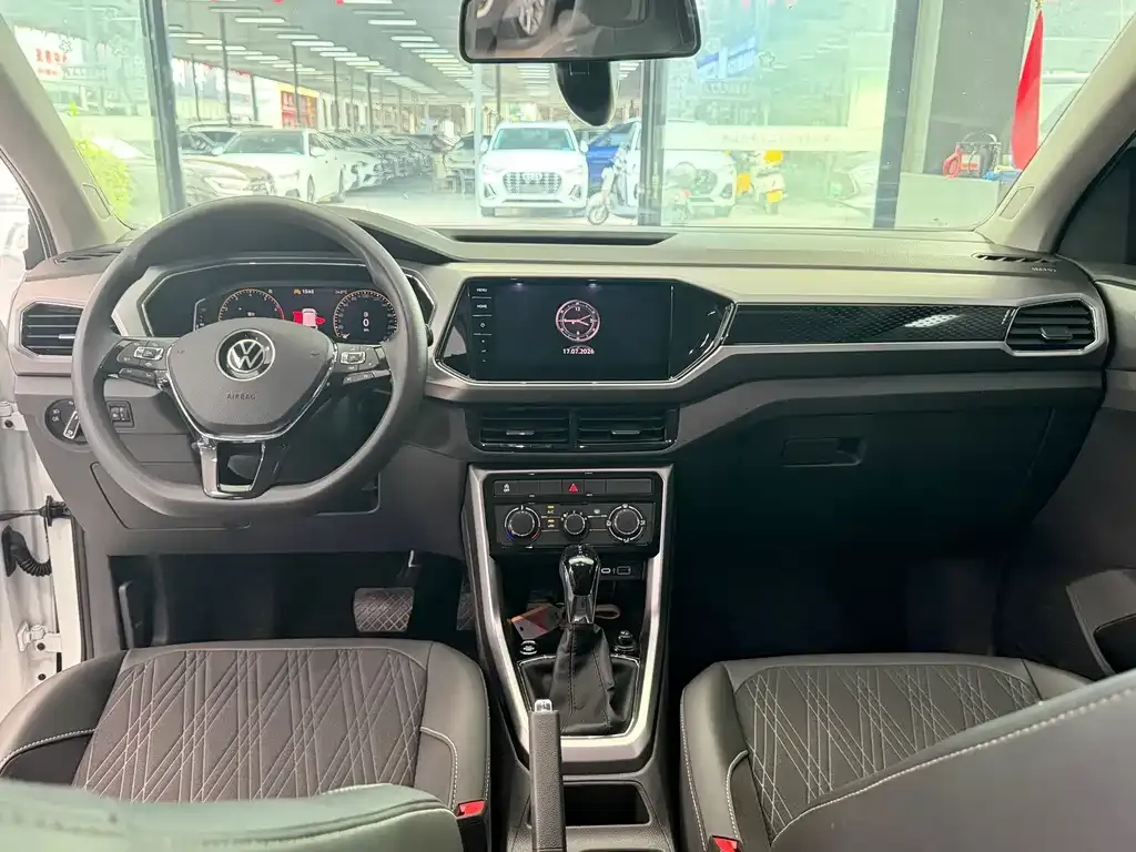 Volkswagen T-Cross — фото 6
