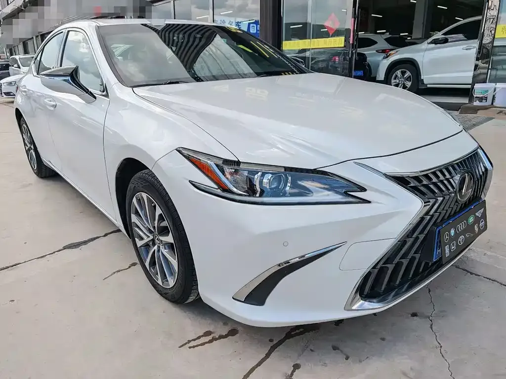 Lexus ES — фото 3