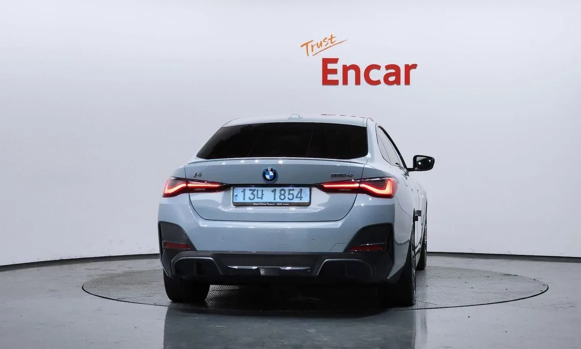 BMW i4 — фото 4