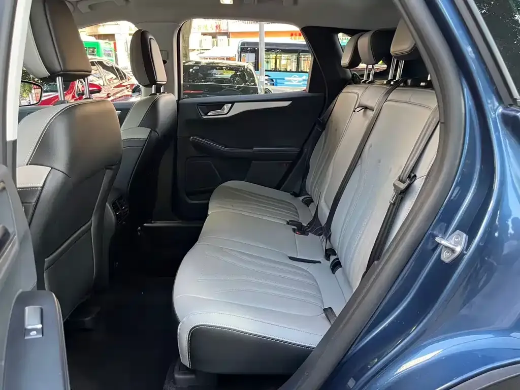 Ford Escape 2023 из CN, фото 4