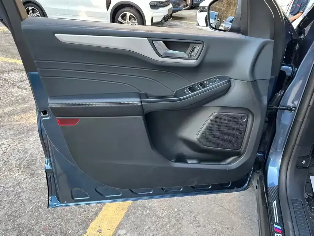 Ford Escape 2023 из CN, фото 3