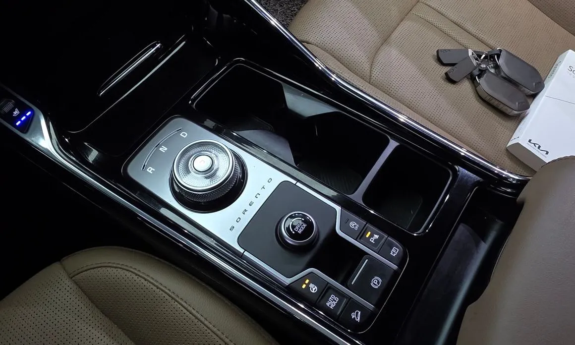 Kia Sorento — фото 7