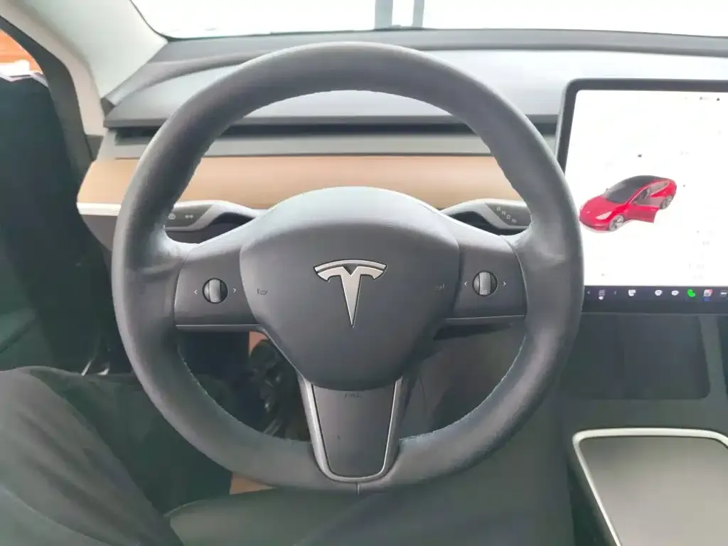 Tesla Model 3 — фото 6