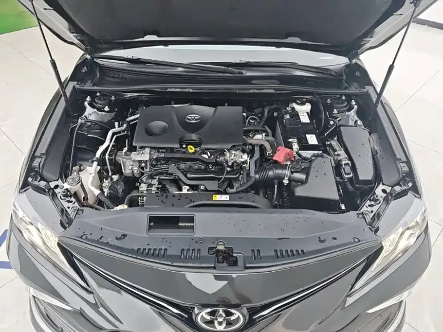 Toyota Camry — фото 6