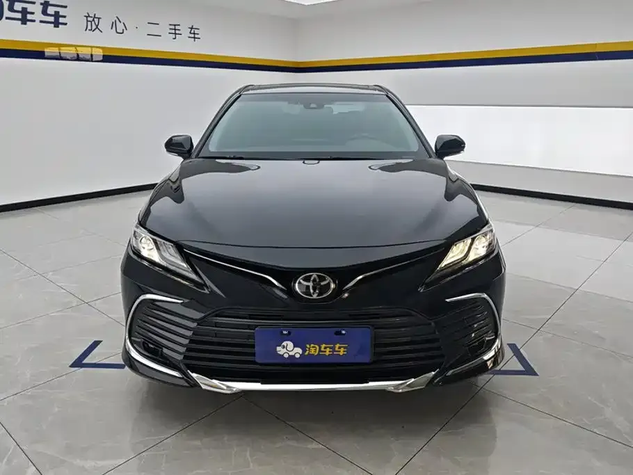 Toyota Camry — фото 4