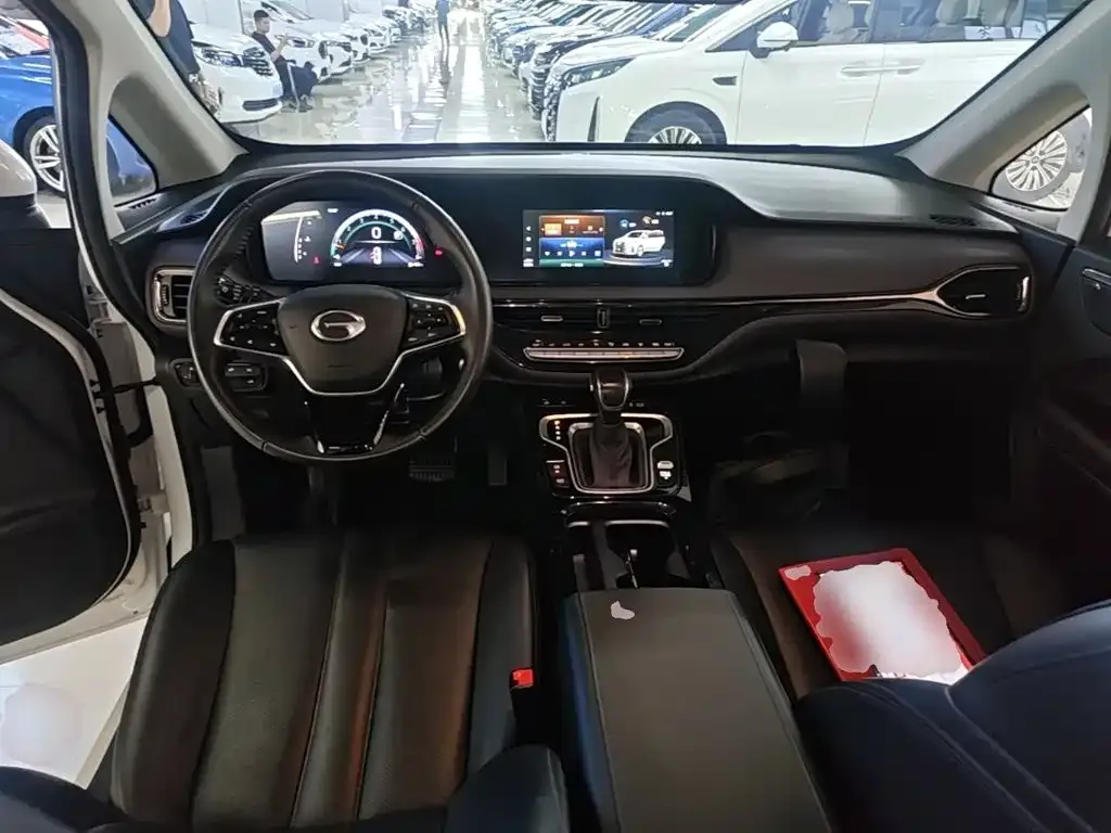 GAC Motor Trumpchi M6 — фото 2