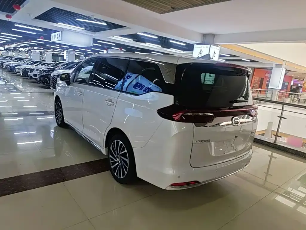 GAC Motor Trumpchi M6 — фото 10