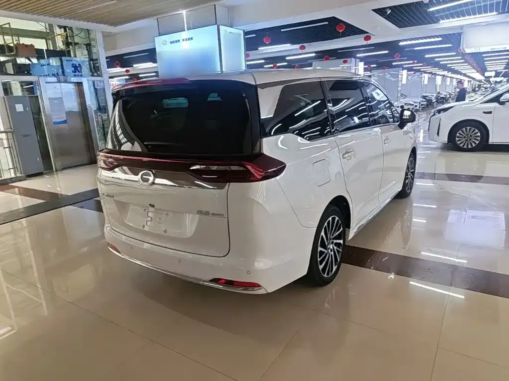 GAC Motor Trumpchi M6 — фото 3