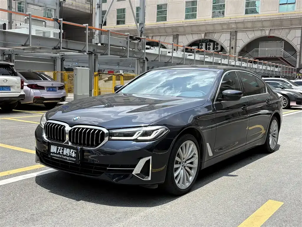 BMW 5 Series — фото 1