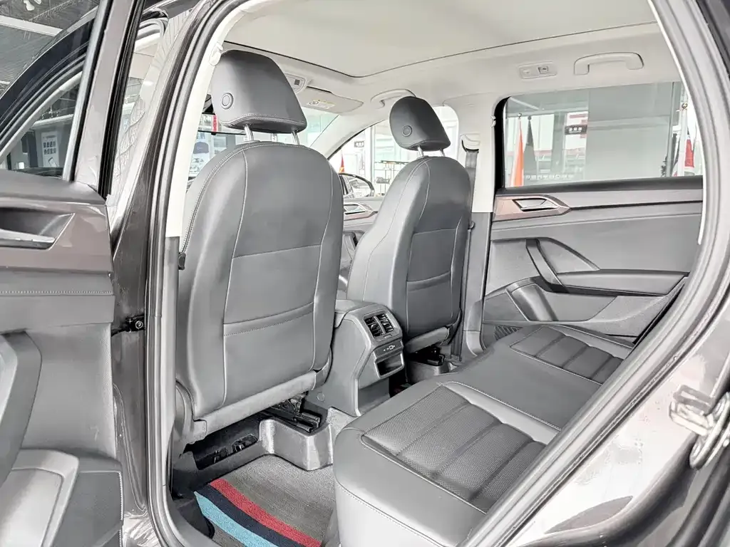 Volkswagen Tharu — фото 8