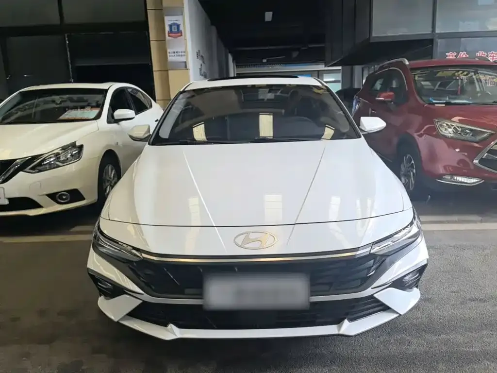 Hyundai Elantra — фото 10