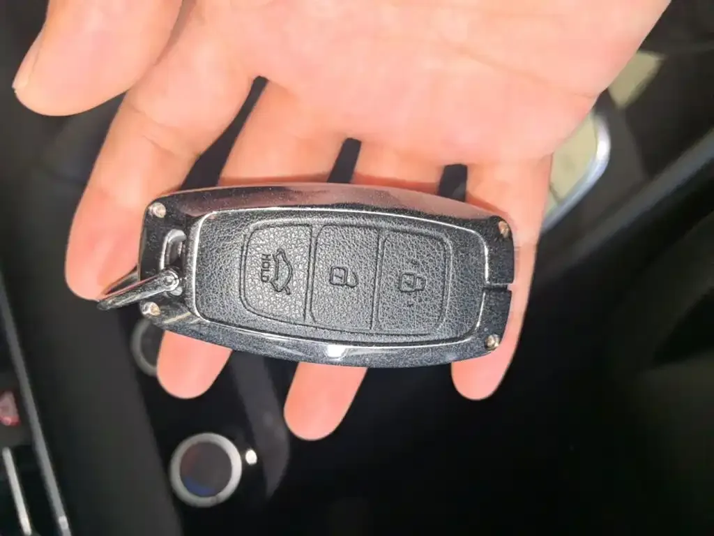 Hyundai Elantra — фото 8