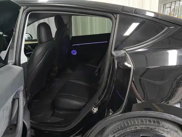 Tesla Model Y — фото 5