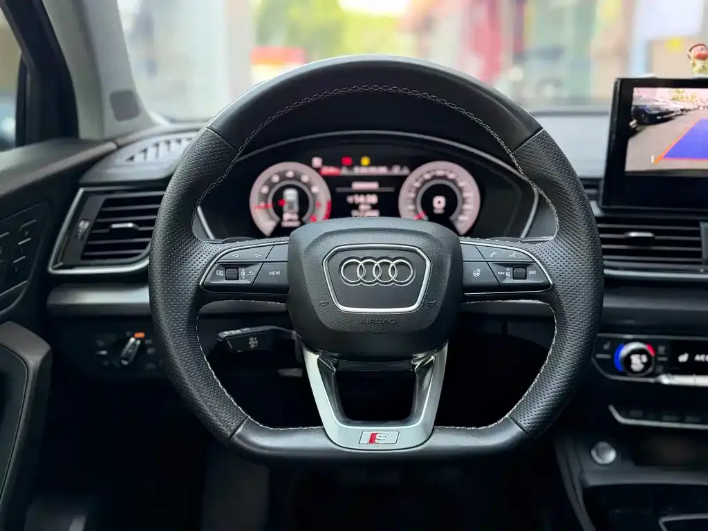 Audi Q5L — фото 4