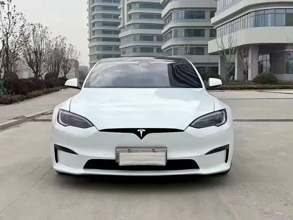 Tesla Model S — фото 4