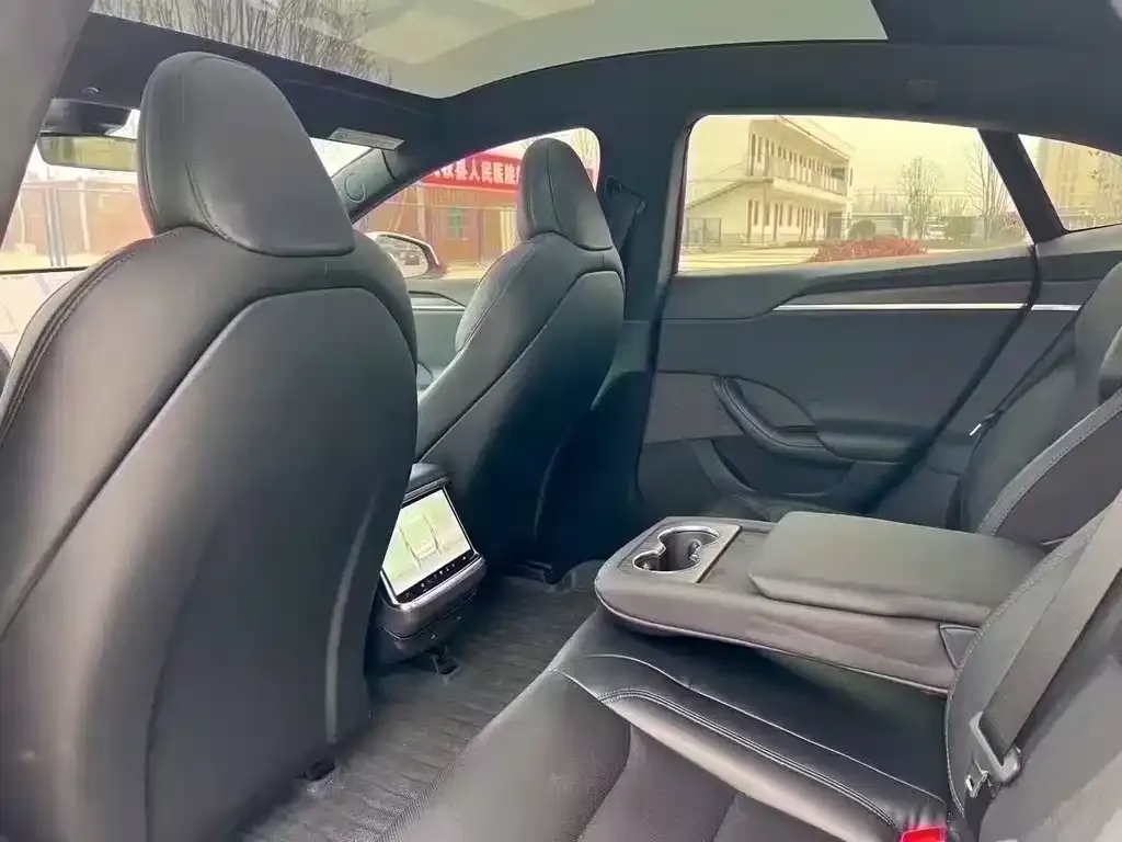 Tesla Model S — фото 2