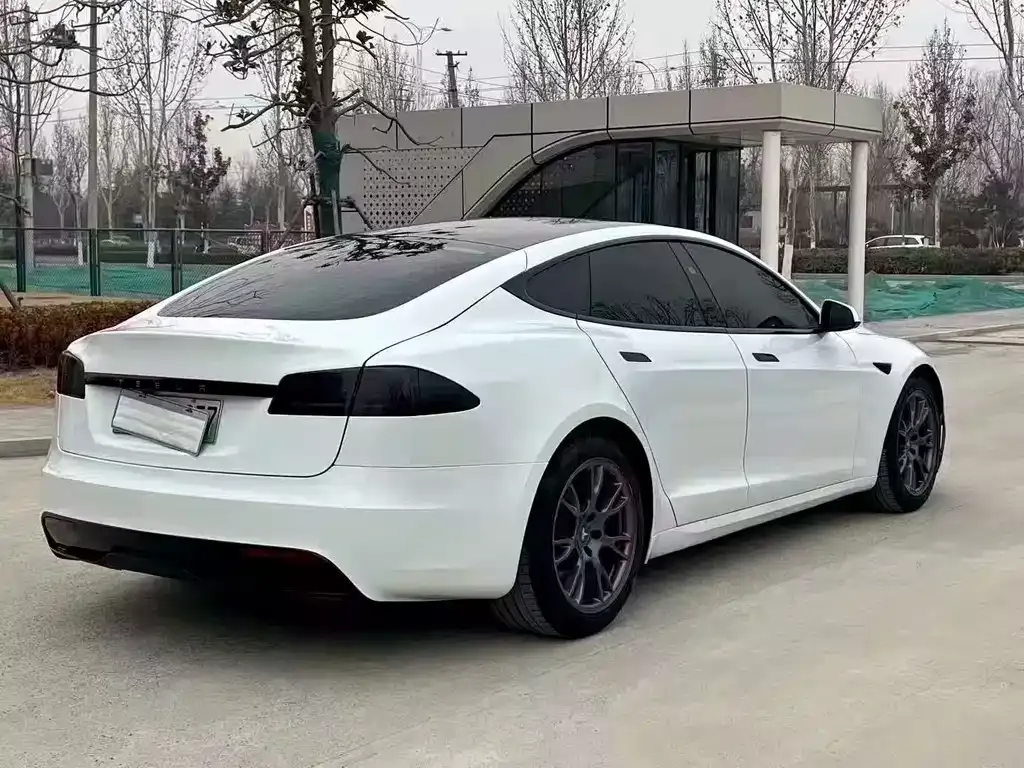 Tesla Model S — фото 9