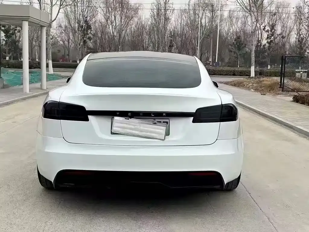 Tesla Model S — фото 8