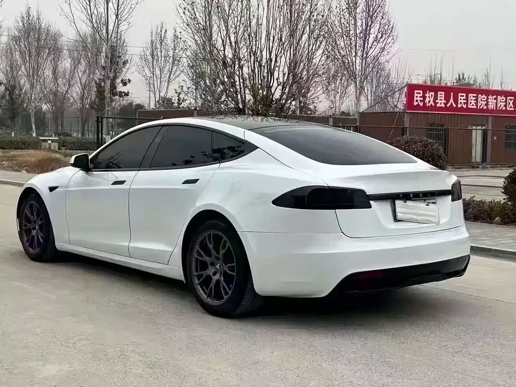 Tesla Model S — фото 6