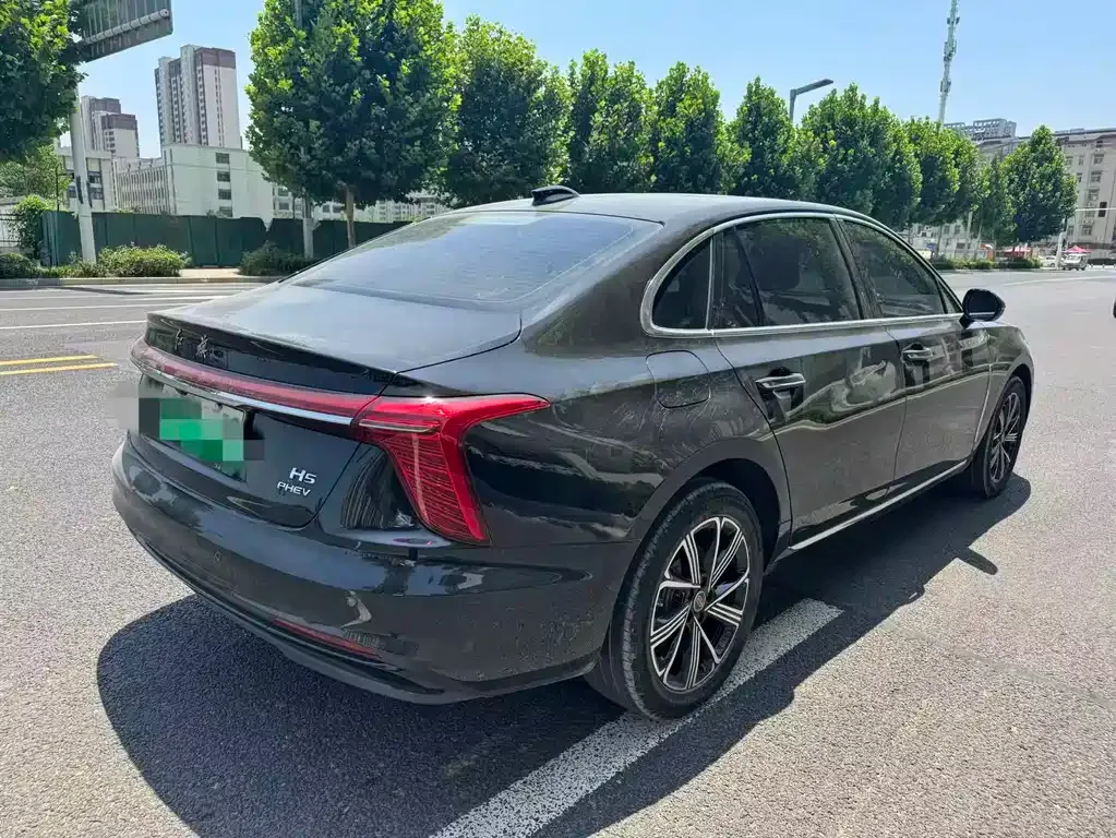 Hongqi H5 PHEV — фото 3