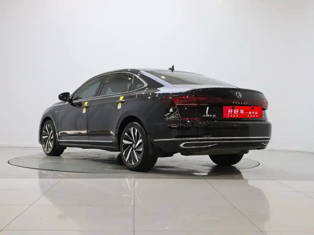 Volkswagen Passat — фото 7