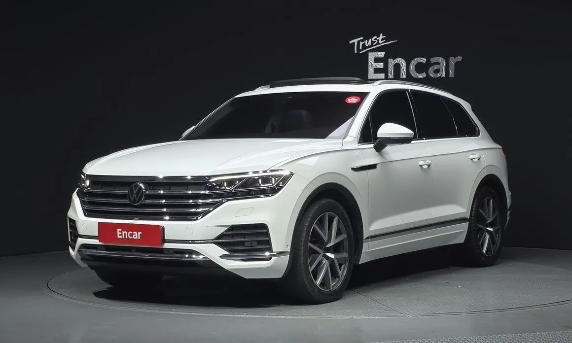 Volkswagen Touareg — фото 1