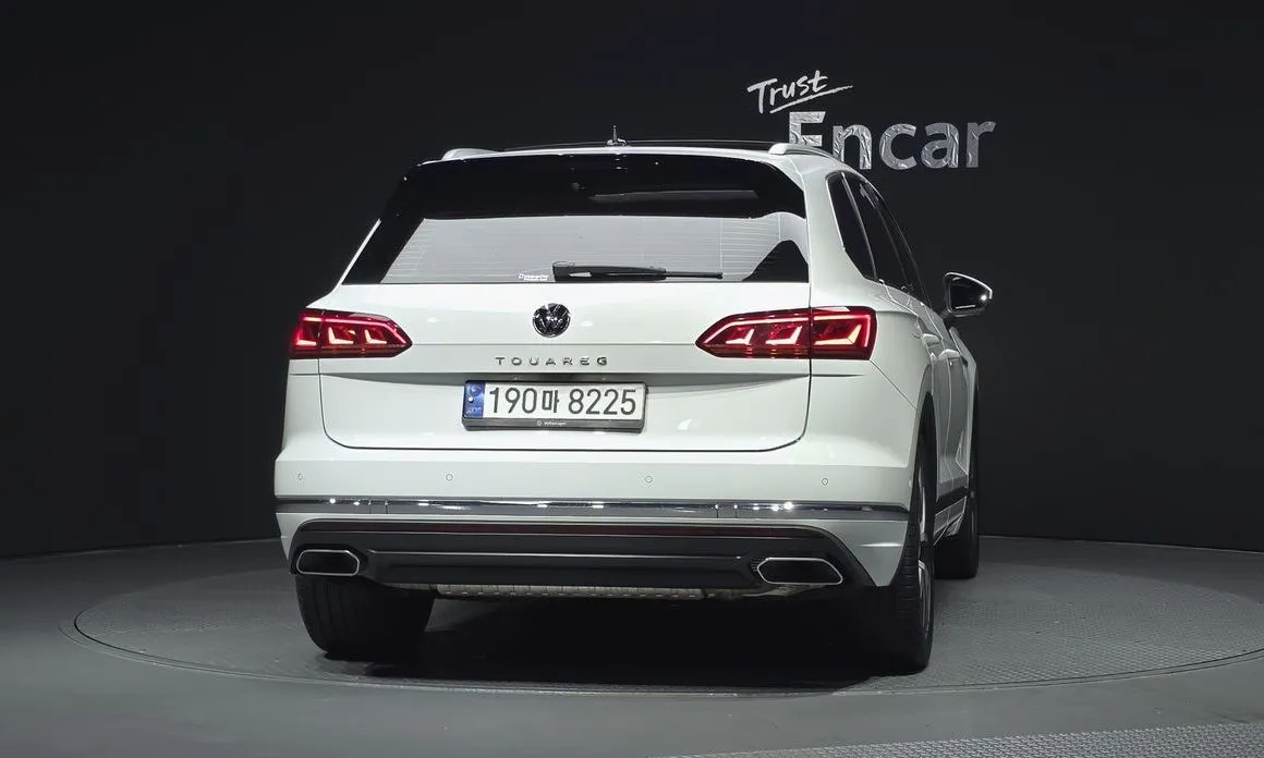 Volkswagen Touareg — фото 2