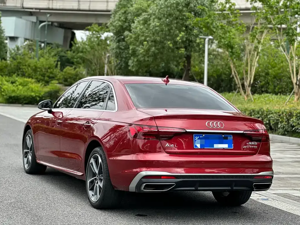 Audi A4L — фото 5
