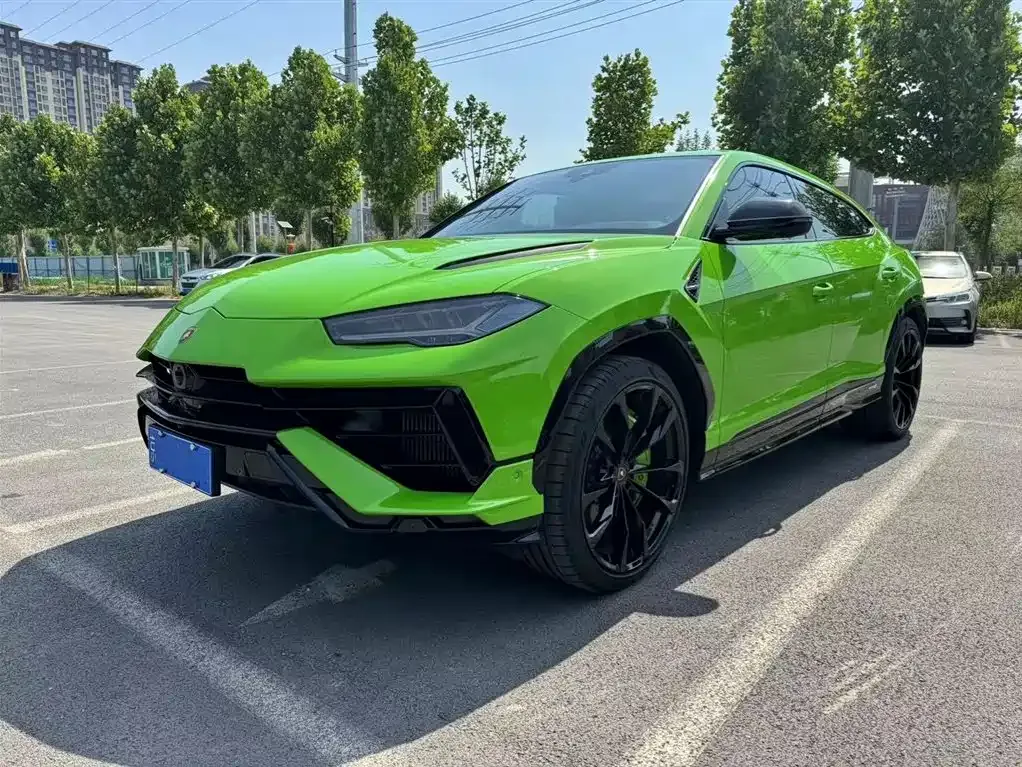 Lamborghini Urus — фото 1