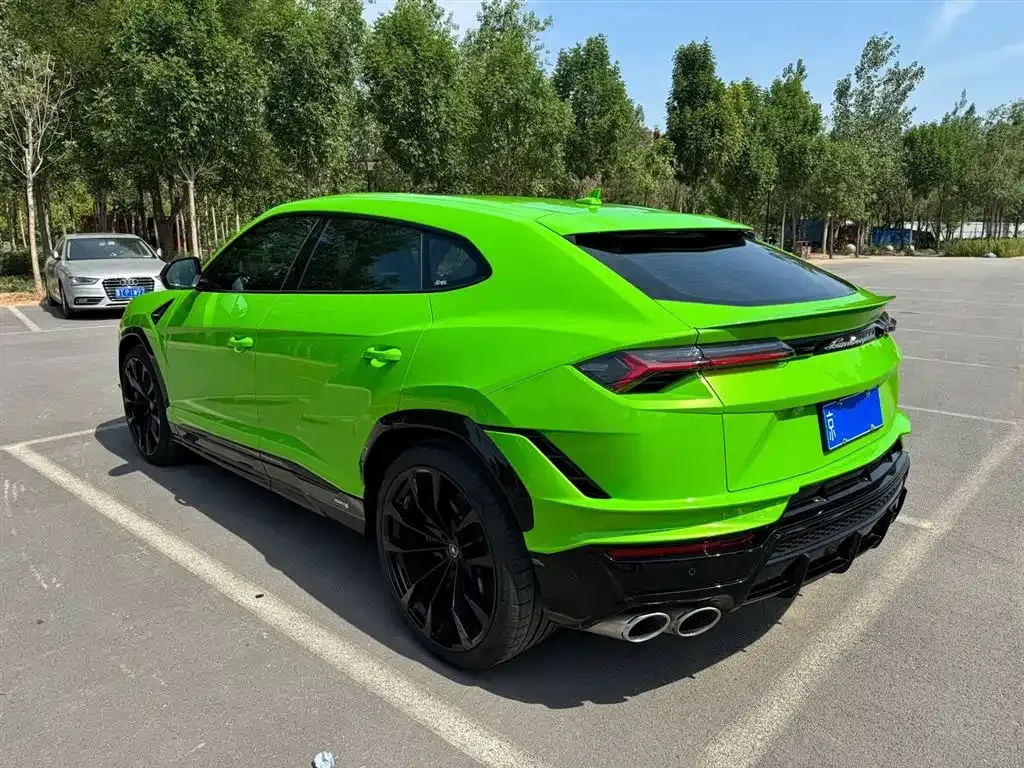 Lamborghini Urus — фото 8