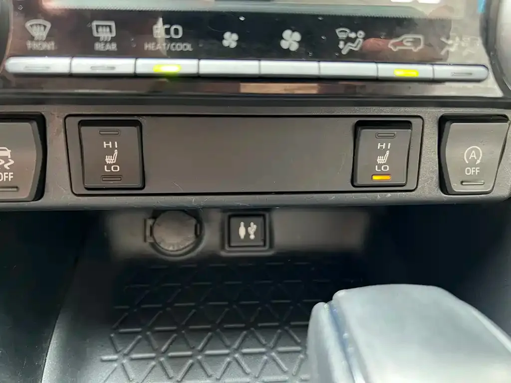 Toyota RAV4 — фото 2