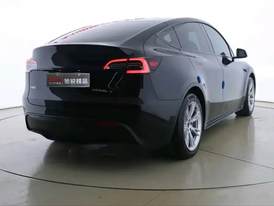Tesla Model Y — фото 5
