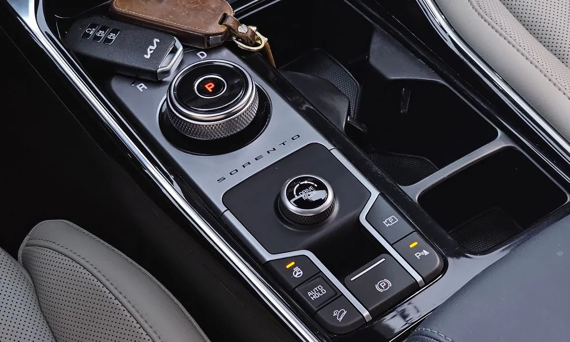 Kia Sorento — фото 8