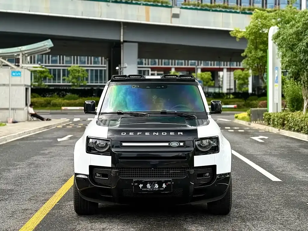 Land Rover Defender — фото 7