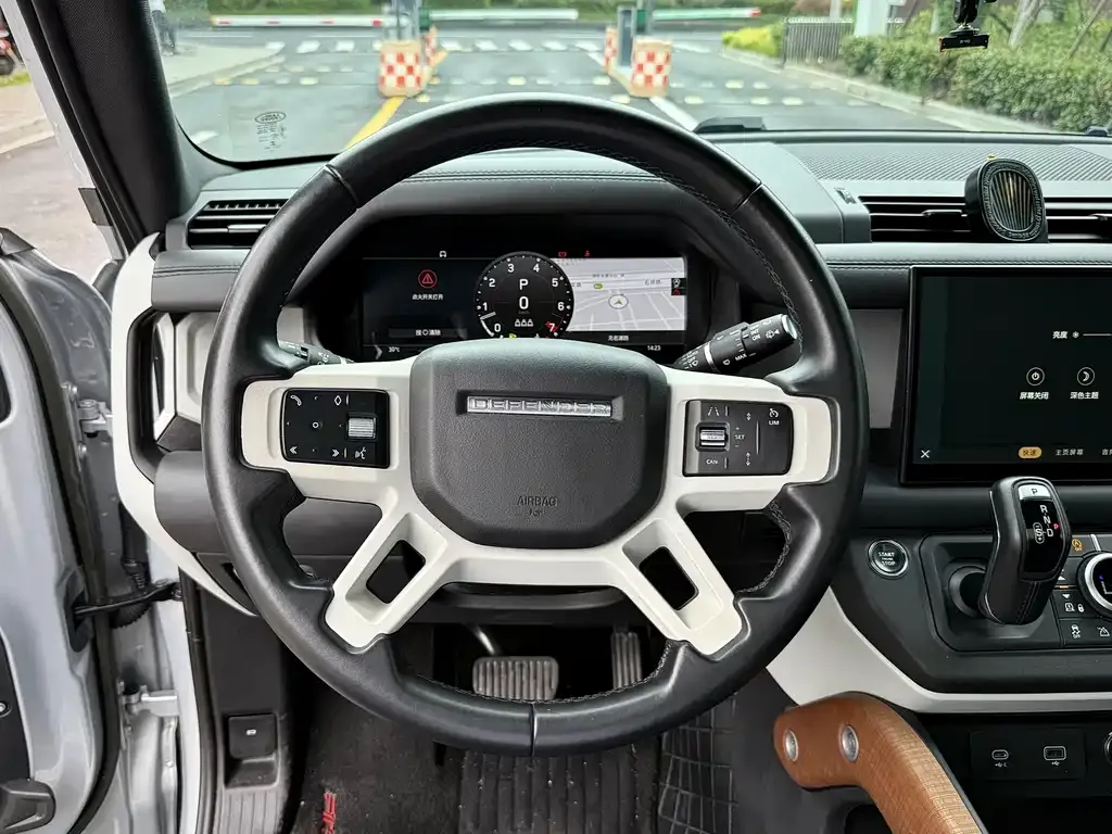 Land Rover Defender — фото 6