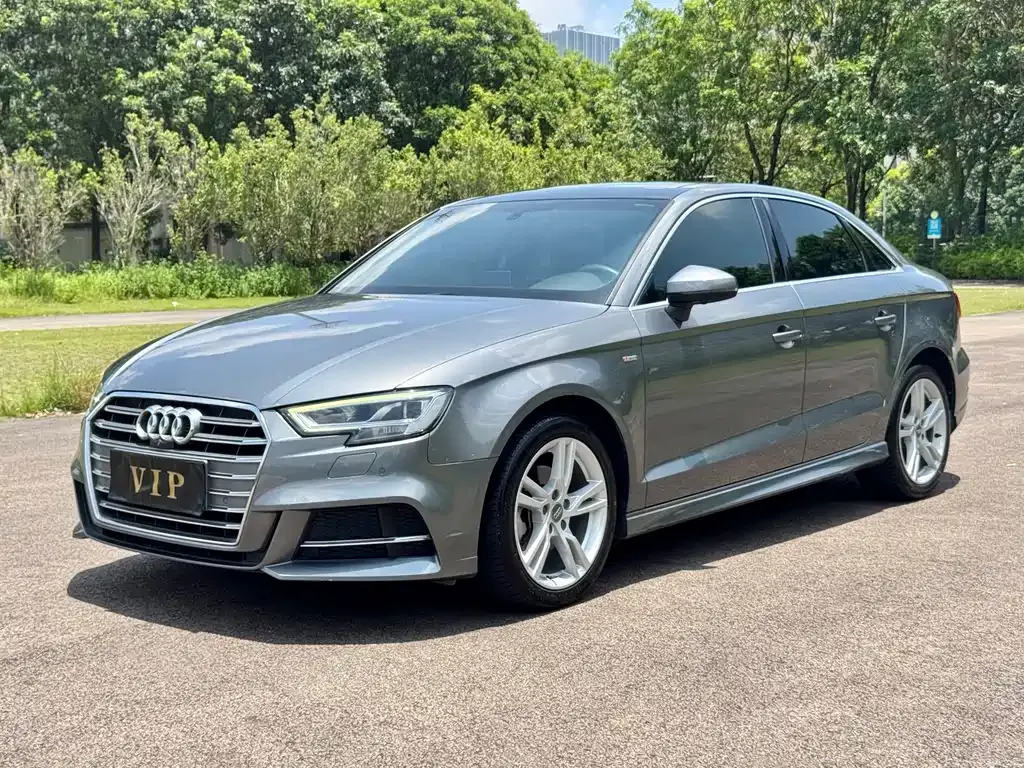 Audi A3 — фото 1