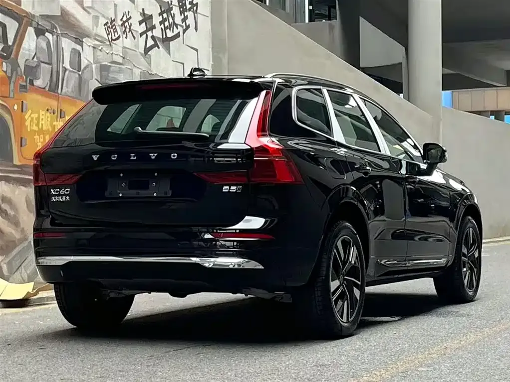 Volvo XC60 — фото 4